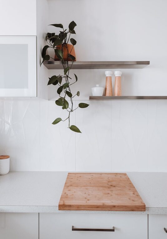 How to Keep Your Entryway Clean and Simple: Tips for a Tidy Welcome